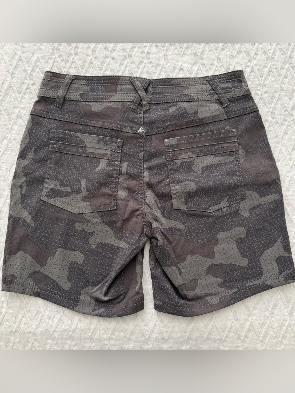 PrAna Olivia Hiking Outdoor Short Women’s 6.5” inseam Size 2 Gray Gravel Camo - Picture 2 of 7